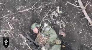 Украинские дроны сбрасывают ВОГи и гранаты на российских военных на Бахмутском направлении