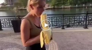 Это точно самый большой банан, который вы видели в жизни