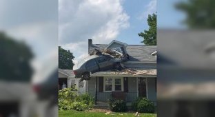 The car rammed the second floor of a private house (5 photos)