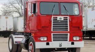 Diamond T Cab Over Engine 931CN: harsh diesel cabover from the fifties (25 photos + 2 videos)