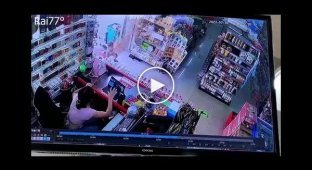 Хвостатий злодій-рецидивіст тричі пограбував магазин у Китаї