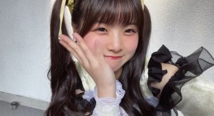 Японская певица случайно запостила фото с парнем – агентство очень странно её наказало (7 фото)