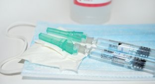 В РФ зарегистрирована уже вторая вакцина от коронавируса, третья на очереди (1 фото)