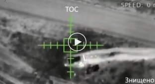 Украинский ударный дрон уничтожает российский ТОС-1А «Солнцепек» где-то на фронте