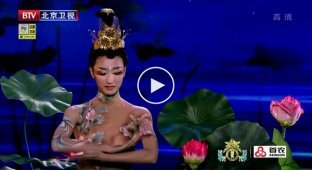 Chinese girl with her wonderful dance performance