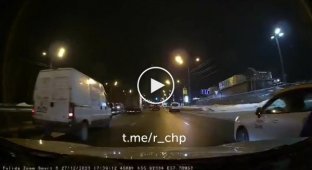 In Russia, a drug addict driving a carsharing car rammed 5 cars and a gas station