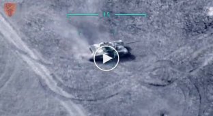 Байрактар оперативного командования ЮГ уничтожает 2 российских танка