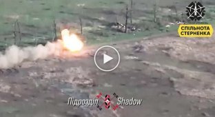 Детонація боєкомплекту російського танка після прильоту українського FPV-дрону на Авдіївському напрямку