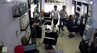 iPhone взорвался во время зарядки в парикмахерской Вьетнама
