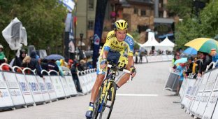 Ноги велогонщика Павла Полянски после 16 этапов «Тур де Франс» (2 фото)