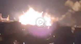 Момент детонації на ВДК Новочеркаськ у порту окупованої Феодосії