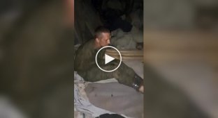 The occupiers torture a comrade with electricity