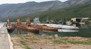 Abandoned submarines (25 photos)