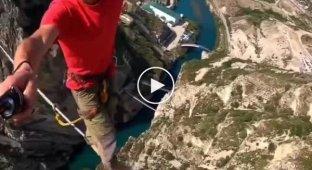 A tightrope walker from Sochi walked along the sling over the Sulak Canyon