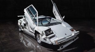 The crashed Lamborghini from the movie "The Wolf of Wall Street" wants to be sold for $2 million (27 photos)