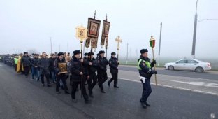 В Краснодаре сотрудники ГИБДД прошли крестным ходом по аварийному участку трассы (5 фото + видео)
