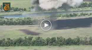 South of Nikolaev, the 1st Marine Brigade clears minefields