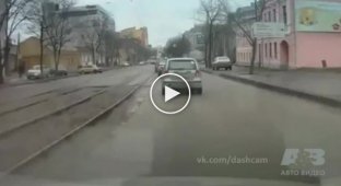 Лобовая авария с трамваем