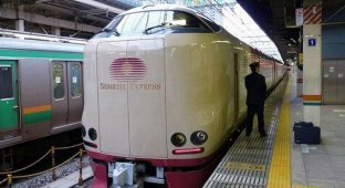 Как путешествуют пассажиры японских ночных поездов (10 фото)
