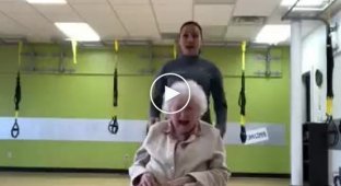 Видео со спортивной старушкой-хохотушкой взорвало интернет