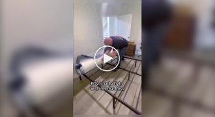 У мережі набирають популярність відео з раптовим «пострілом» матраців