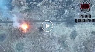 Ukrainian drone drops a VOG on the head of a Russian soldier in the Donetsk region