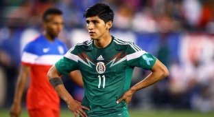 Мексиканский футболист Алан Пулидо смог самостоятельно спастись от похитителей (3 фото)