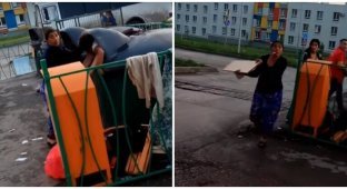 Цыганка засунула ребенка в мусорный бак, чтобы он искал просрочку (1 фото + 2 видео)
