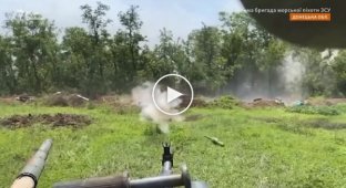 Украинский Т80 против 2 рпг. Один промахнулся, другой капитулировал на реактивной броне