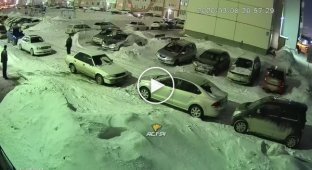 Новосибирец, которого не остановил огонь из автомата, попал на видео