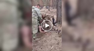 Вагнеровцы бьют российских военных в полевом лагере