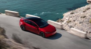 New Tesla Model 3 Performance, which reaches 100 km/h in 2.9 seconds (9 photos)