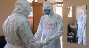In Uganda, a disease is spreading that makes women and girls "dance" non-stop (5 photos + 1 video)