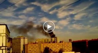 Пожар на территории ВДНХ в Москве на 9 мая в День Победы