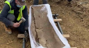 Excavations are carried out secretly: a lead coffin of a noble lady who lived 1600 years ago was found in Yorkshire (3 photos)