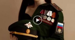 Старшего лейтенанта Тютюнникова убили на войне.. Жена решила устроить траурную фотосессию по этому случаю