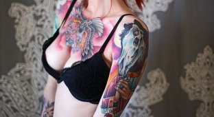 Татуированные киски (18 фото)