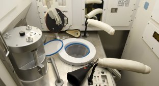 «Сверлить членом криптонит»: космонавты ответили на вопросы об эрекции, сексе и походах в туалет (20 фото)