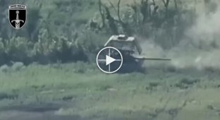 Ukrainian defenders destroyed enemy armored vehicles along with the tank crew