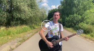 Максим Покровский записал песню Диме Билану, в которой обматерил его знаменитой песней (мат)