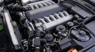 В компании BMW отмечают 25-летие своего 12-цилидрового мотора (50 фото)
