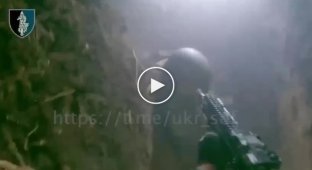 Ukrainian Special Operations Forces storm Russian trenches