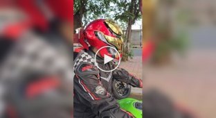 Motorcycle helmet like Iron Man's