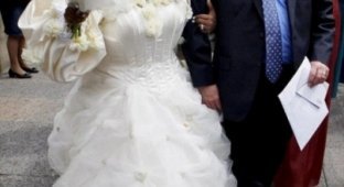 Самая пирсингованная женщина в мире вышла замуж (2 фото)