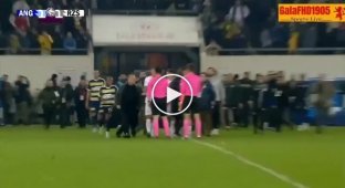 The president of a Turkish football club attacked a referee