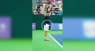 A tennis player delighted the audience with a great shot