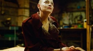 «Бугония» — это хитовая чёрная комедия с Эммой Стоун вышла в Сети (фото + видео)