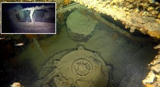 In Greece, found a top-secret submarine from the Second World War (9 photos)