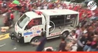 Как филипинская полиция разбирается с демонстрантами