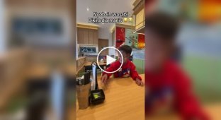 Мальчик впервые пробует васаби